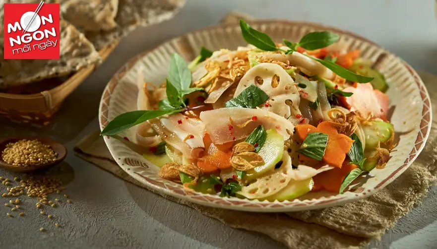 Gỏi c&oacute;c tai heo