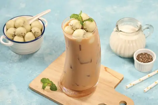 tr&agrave; sữa thạch kem hạt chia