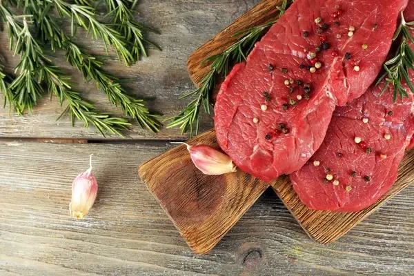 Mẹo chọn thịt bê tươi ngon và sơ chế không còn mùi hôi