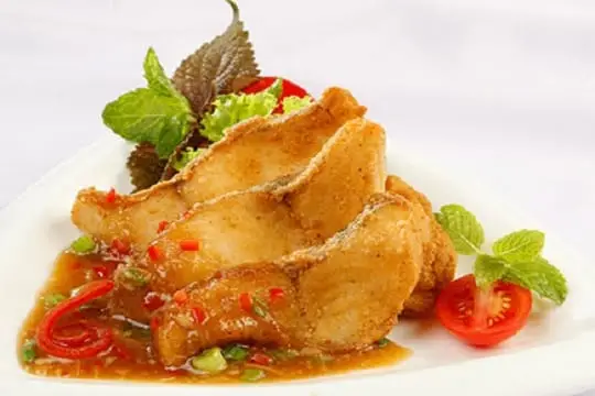 C&aacute; l&oacute;c phi l&ecirc; xốt gừng