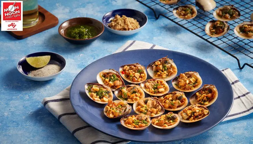 Nướng nghêu xốt me ngon quên cả món nghêu hấp sả