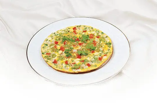 M&oacute;n trứng chi&ecirc;n rau củ xốt mayonnaise l&agrave; lựa chọn vừa ngon miệng, vừa tiết kiệm thời gian cho bữa ăn h&agrave;ng ng&agrave;y