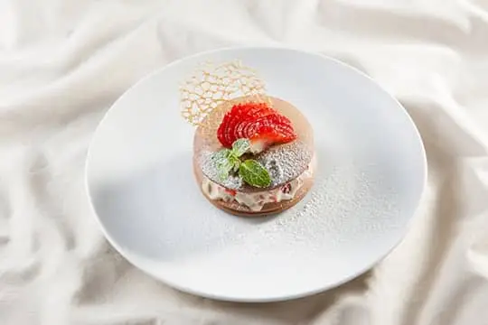 Pancake chocolate nh&acirc;n kem d&acirc;u