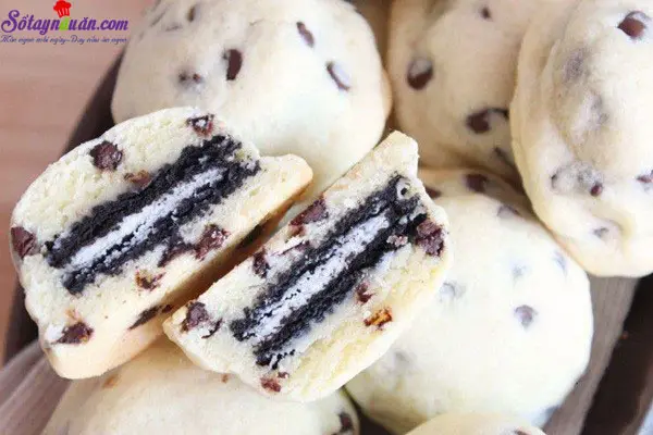 Cách làm bánh xốp nhân oreo độc đáo