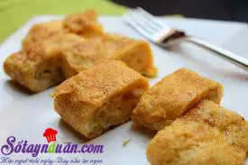 Cách làm Trứng cuộn hành tây chiên bơ