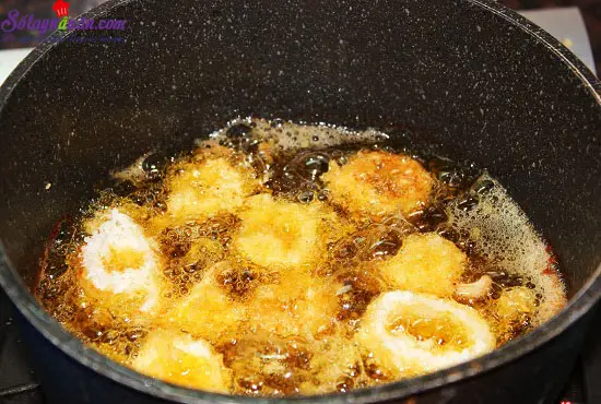C&aacute;ch l&agrave;m mực chi&ecirc;n x&ugrave; gi&ograve;n ngon đơn giản 4