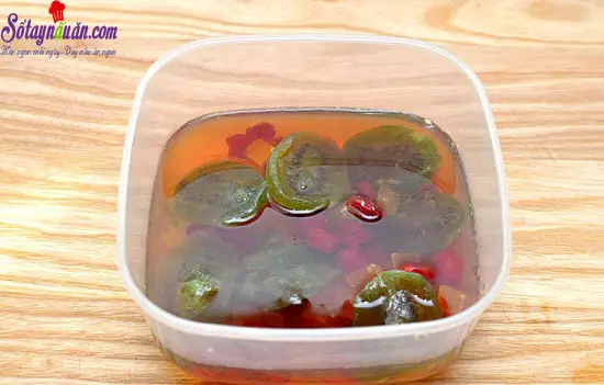 C&aacute;ch l&agrave;m m&oacute;n b&aacute;nh rượu rum tr&aacute;i c&acirc;y 2