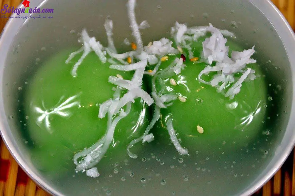 c&aacute;ch l&agrave;m b&aacute;nh tr&ocirc;i nước l&aacute; dứa 3