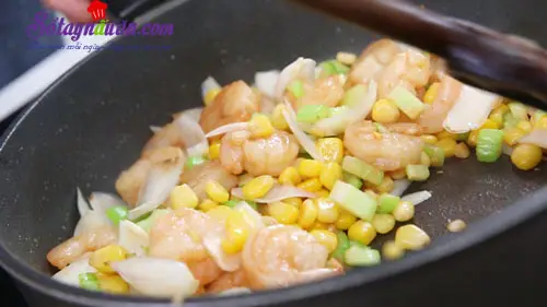 Hướng dẫn m&oacute;n t&ocirc;m x&agrave;o thập cẩm cực thơm ngon 5
