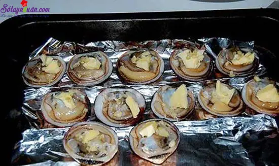 Hướng dẫn l&agrave;m m&oacute;n ngh&ecirc;u nướng ốc luộc thơm ngon hấp dẫn 3