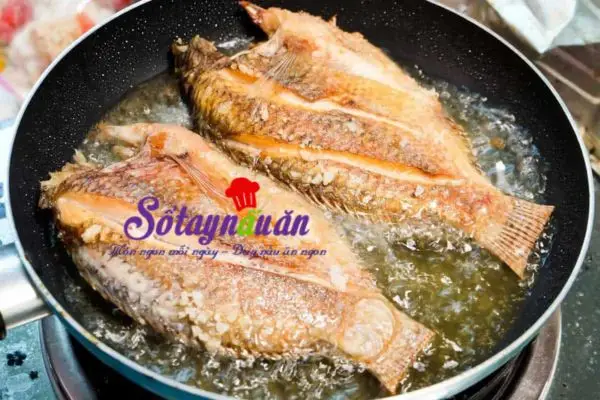 c&aacute;ch l&agrave;m m&oacute;n c&aacute; sốt c&agrave; chua 1