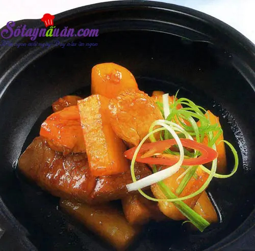 Hướng dẫn l&agrave;m thịt kho củ cải ngon đậm đ&agrave;