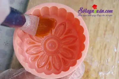 Mẹo nặn nh&acirc;n b&aacute;nh nướng đ&uacute;ng c&aacute;ch cho b&aacute;nh th&ecirc;m ngon 9