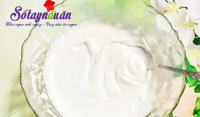B&aacute;nh tai yến gi&ograve;n xốp cắn l&agrave; m&ecirc;