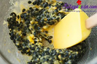 Hướng dẫn l&agrave;m b&aacute;nh malasada vị chanh leo thơm ngon 5