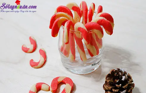 Giáng sinh thêm ấm áp với bánh quy hình kẹo gậy