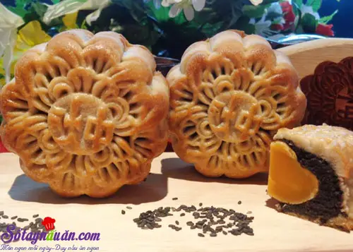 Hướng dẫn làm bánh nướng nhân mè đen trứng muối