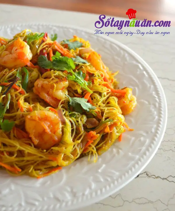 Cách làm bún xào phiên bản Singapore lạ mà ngon