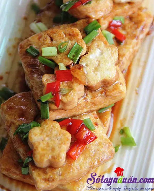 Cách làm đậu phụ chiên trứng cút kèm xốt ngon tuyệt hảo
