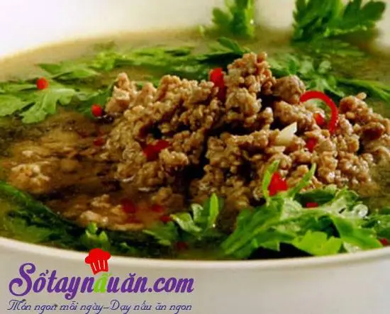 Cách nấu canh cải cúc thịt băm bổ dưỡng