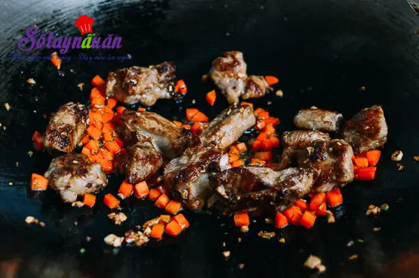 C&aacute;ch l&agrave;m cơm sườn nấm ngon đến ngất ng&acirc;y 3