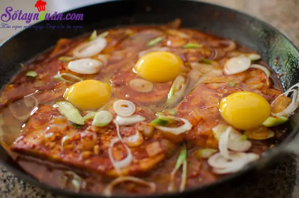 C&aacute;ch l&agrave;m đậu phụ r&aacute;n trứng kiểu H&agrave;n chua cay tuyệt ngon 9