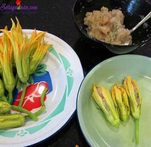 C&aacute;ch l&agrave;m hoa b&iacute; nhồi t&ocirc;m c&aacute; chi&ecirc;n gi&ograve;n ngon m&ecirc; ly 2