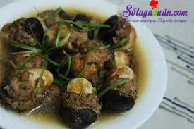 C&aacute;ch l&agrave;m trứng c&uacute;t kho với thịt v&agrave; nấm ngon tuyệt