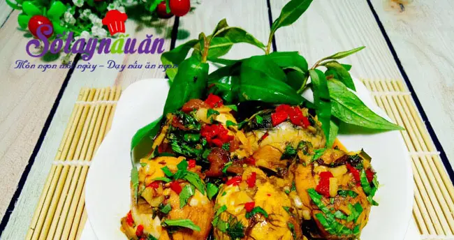 Trứng vịt lộn x&agrave;o me 9