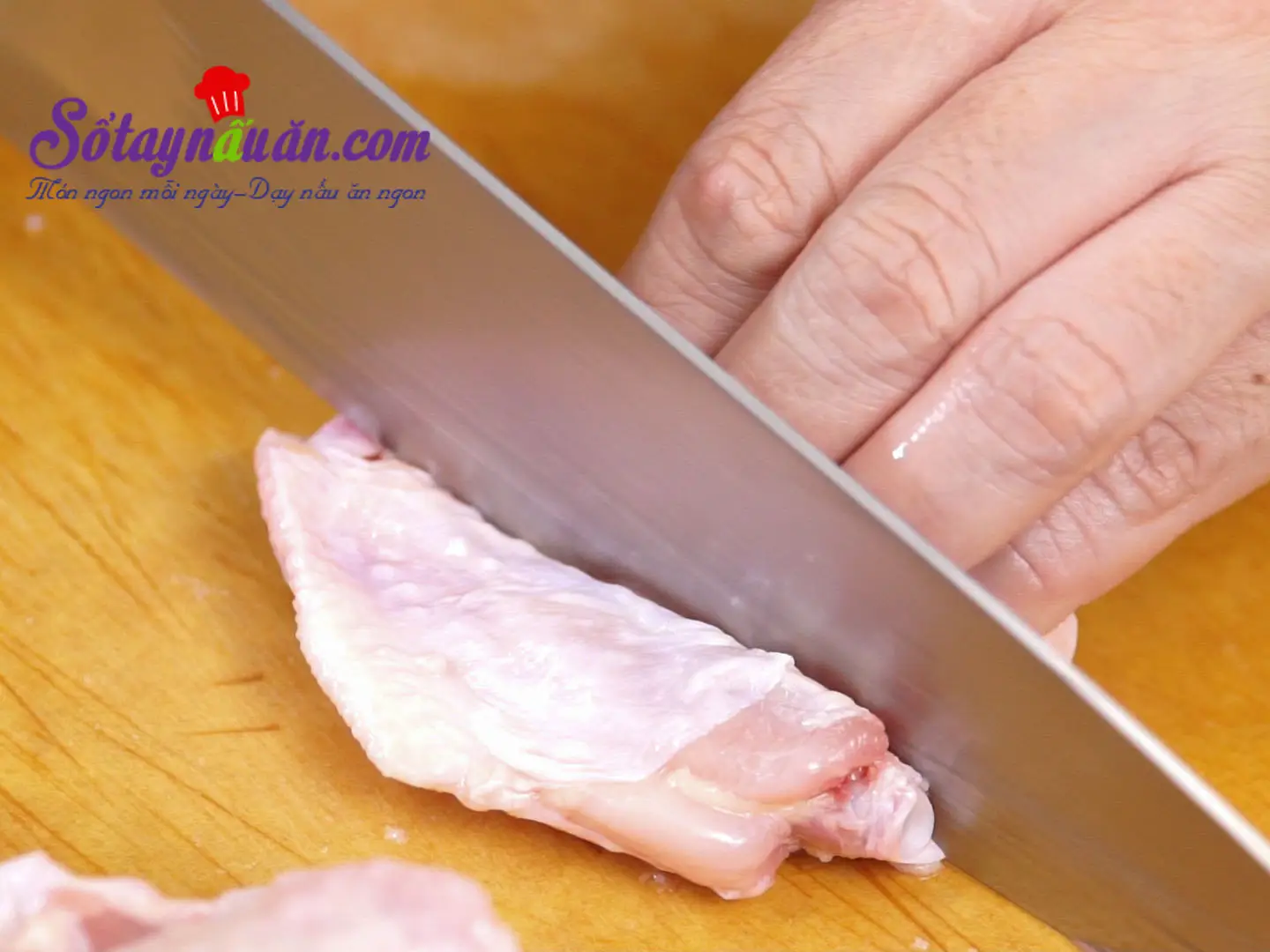 C&aacute;nh g&agrave; nướng kiểu Th&aacute;i cực ngon cực thơm 3