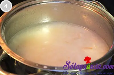 Ch&aacute;o nấm t&ocirc;m cho trẻ 4