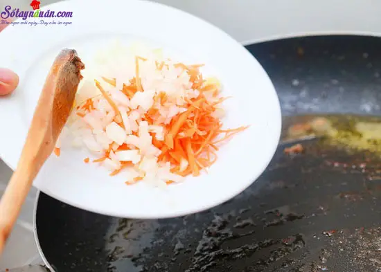 C&aacute;ch l&agrave;m m&oacute;n cơm chi&ecirc;n Nhật Bản 9