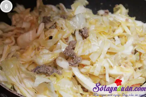 Bắp cải x&agrave;o thịt b&ograve; kiểu Th&aacute;i 6
