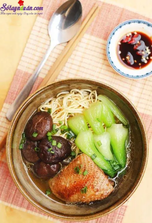 c&aacute;ch nấu m&igrave; vịt tiềm 8