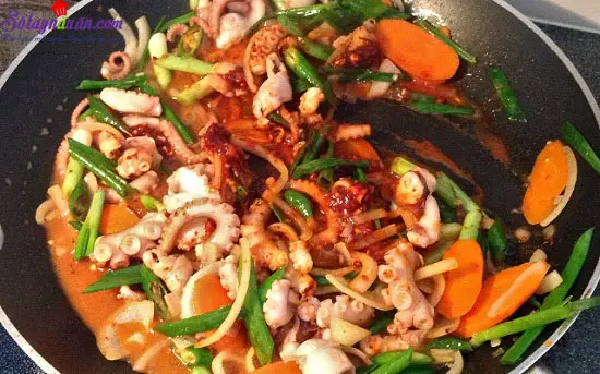 c&aacute;ch l&agrave;m bạch tuộc x&agrave;o cay kiểu h&agrave;n 7