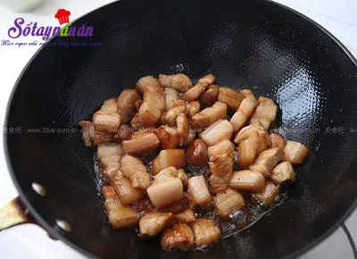 Hướng dẫn làm thịt kho măng tre cực ngon cực dễ 4