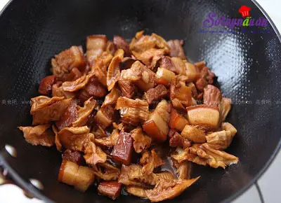 Hướng dẫn làm thịt kho măng tre cực ngon cực dễ 7