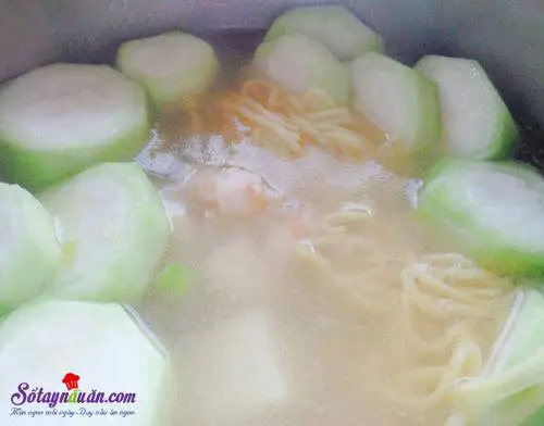huong-dan-nau-canh-muop-dau-hu-dam-da-dua-com-buoc-6