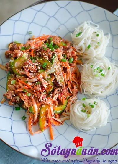Nộm ốc lạ miệng